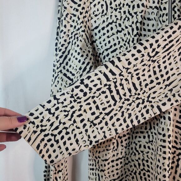 Tail Athletic Long Sleeve Sweater Top - Picture 7 of 13